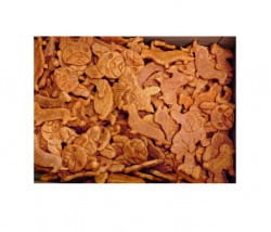 Hundsfutter knusprige Kekse mit Paprika in Hundeform handgemacht vegan
